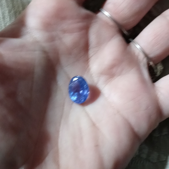7.06ct blue/purple peacock tanzanite - Picture 1 of 6